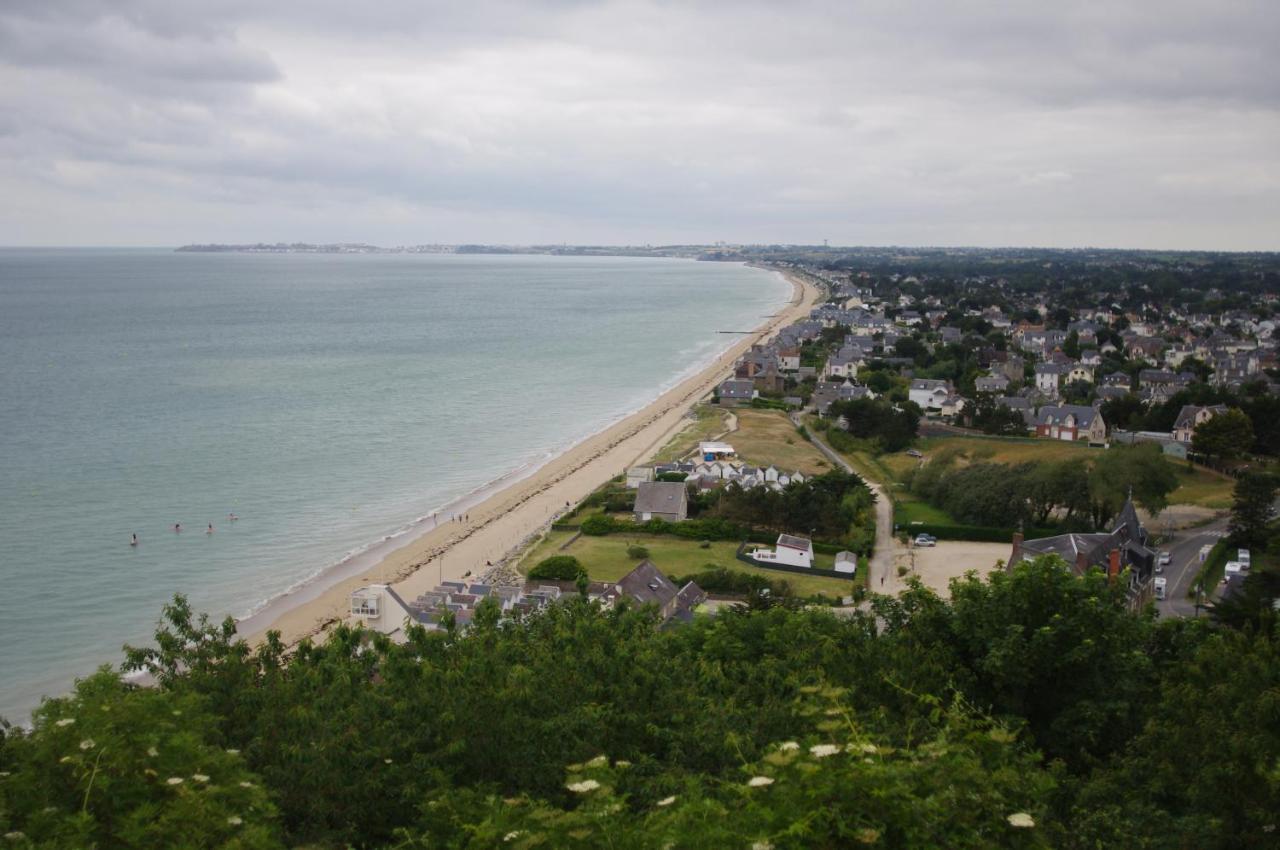 Charmante Maison De Pecheur En Baie Du Mont Saint Michel Genêts エクステリア 写真