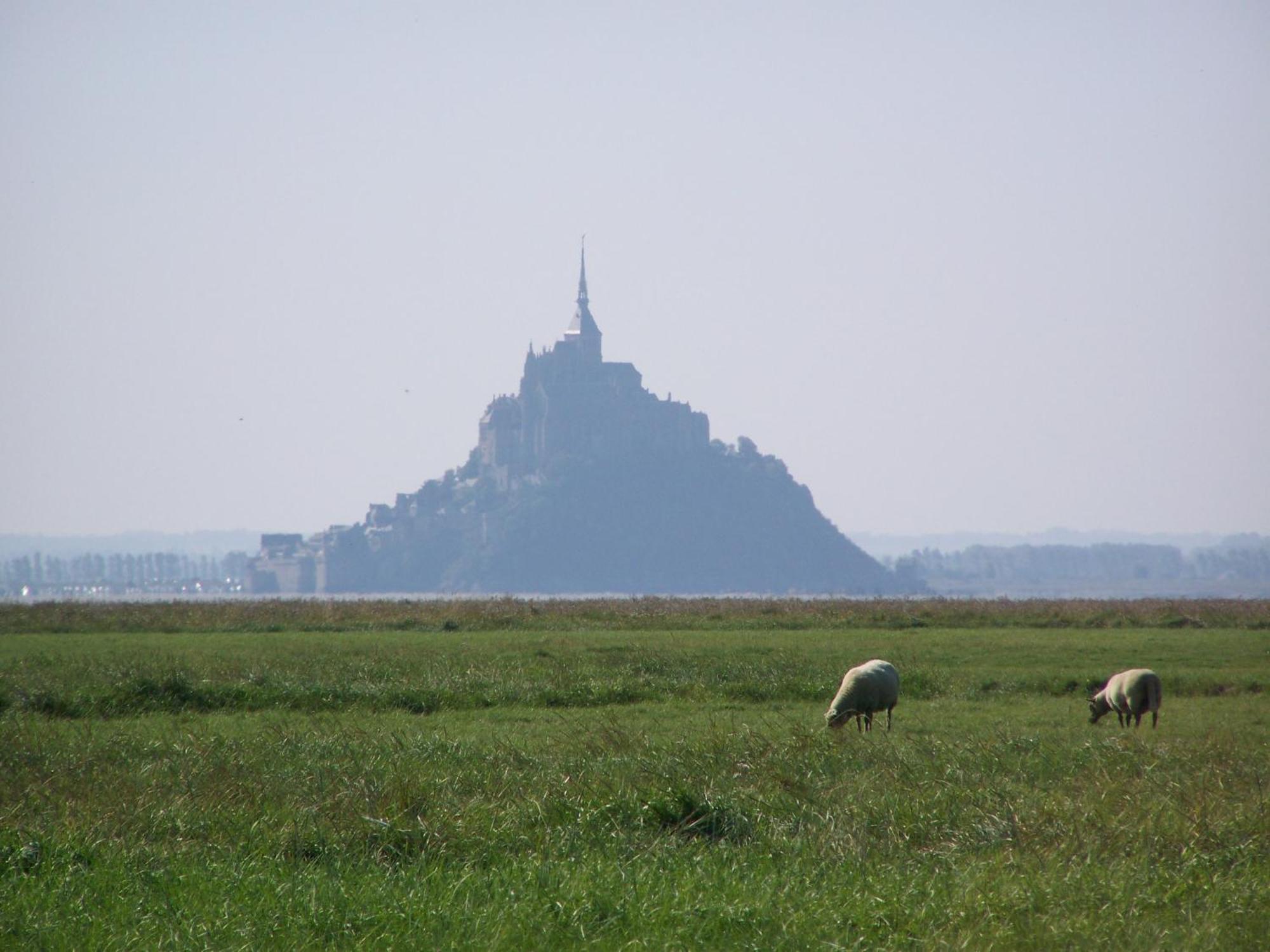 Charmante Maison De Pecheur En Baie Du Mont Saint Michel Genêts エクステリア 写真